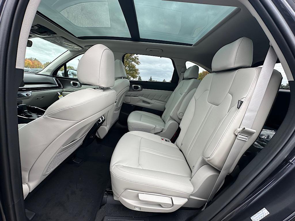 new 2026 Kia Sorento car, priced at $39,581