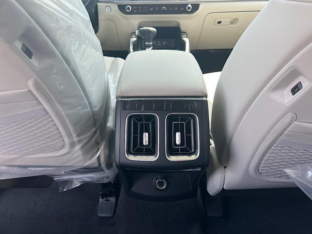 new 2025 Kia Sorento car, priced at $33,163