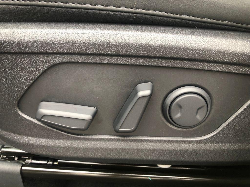 new 2026 Kia Sorento car, priced at $33,800