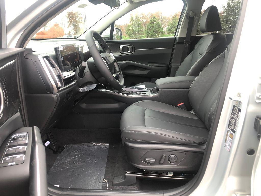new 2026 Kia Sorento car, priced at $33,800