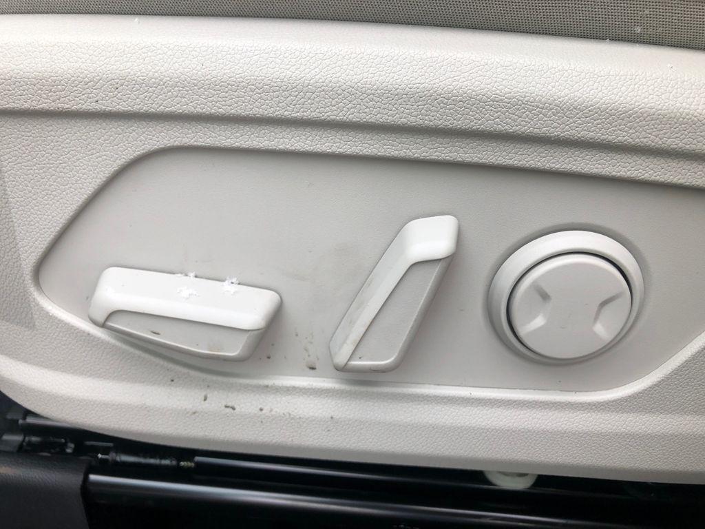 new 2026 Kia Sorento Hybrid car, priced at $39,044