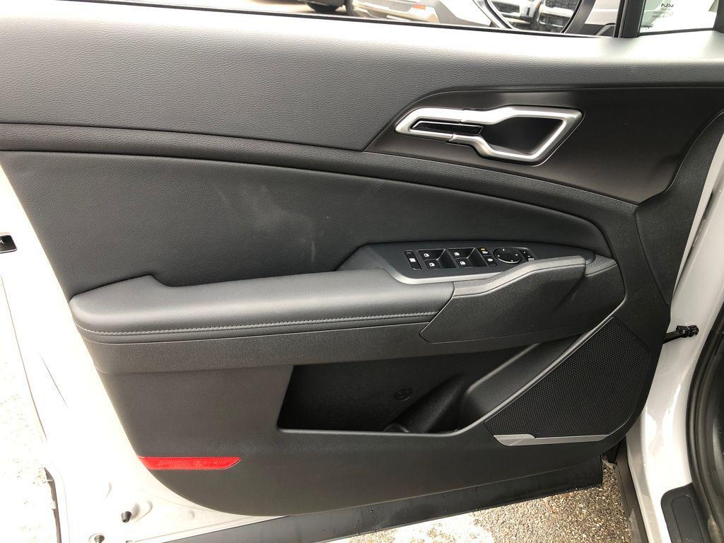 new 2026 Kia Sportage Hybrid car, priced at $34,278