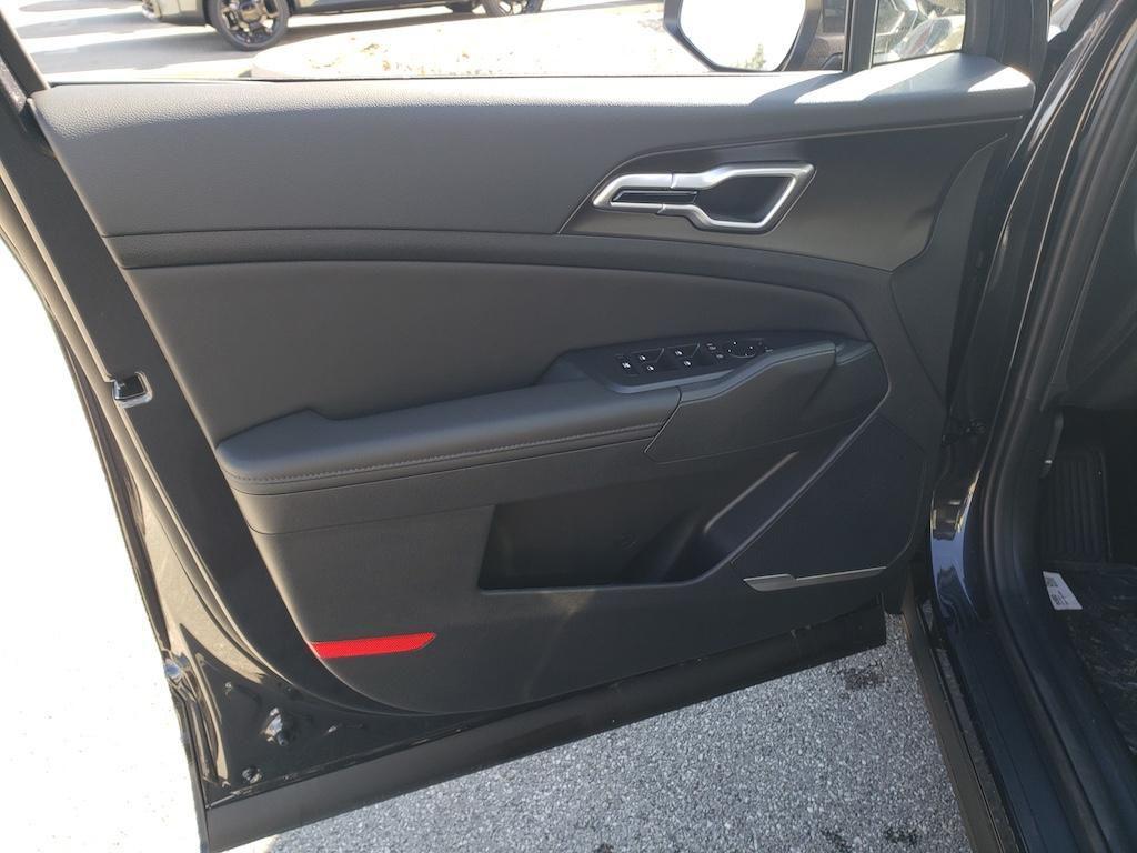 new 2026 Kia Sportage car, priced at $31,033