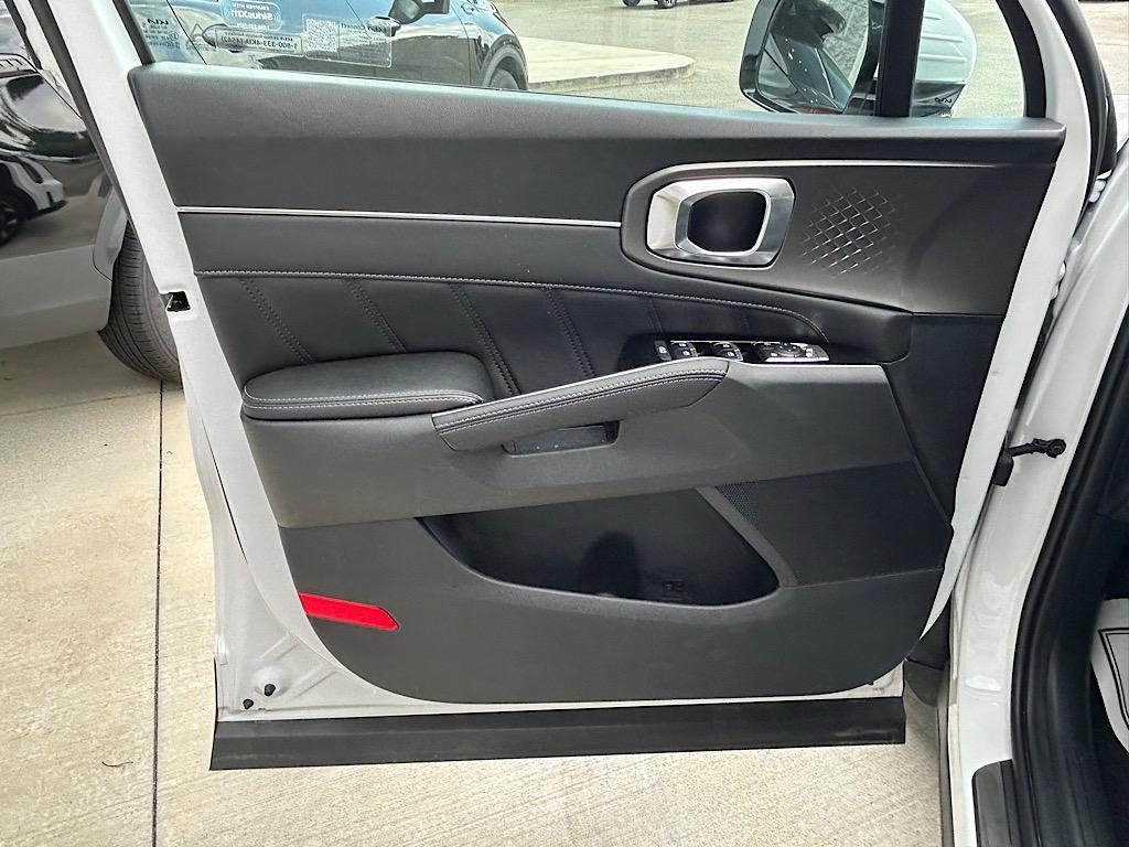 new 2024 Kia Sorento car, priced at $38,999