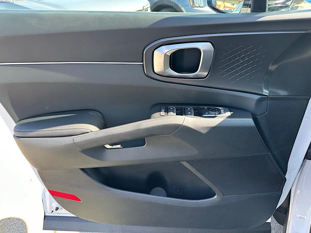 new 2026 Kia Sorento car, priced at $29,925