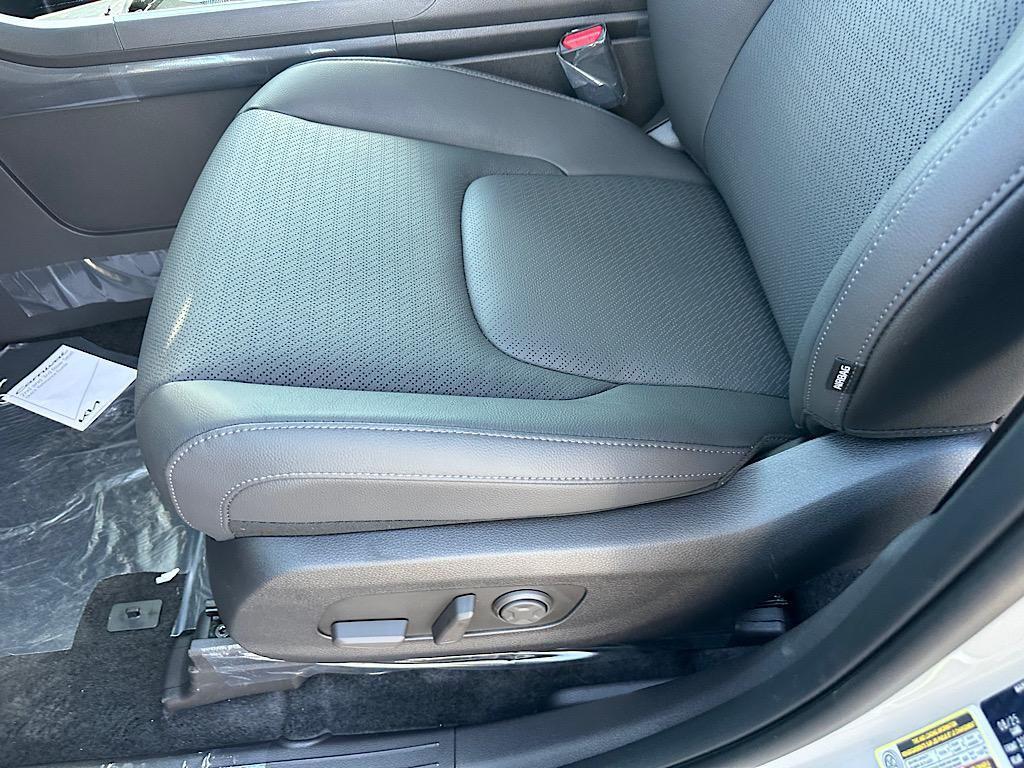 new 2026 Kia Carnival Hybrid car, priced at $52,164