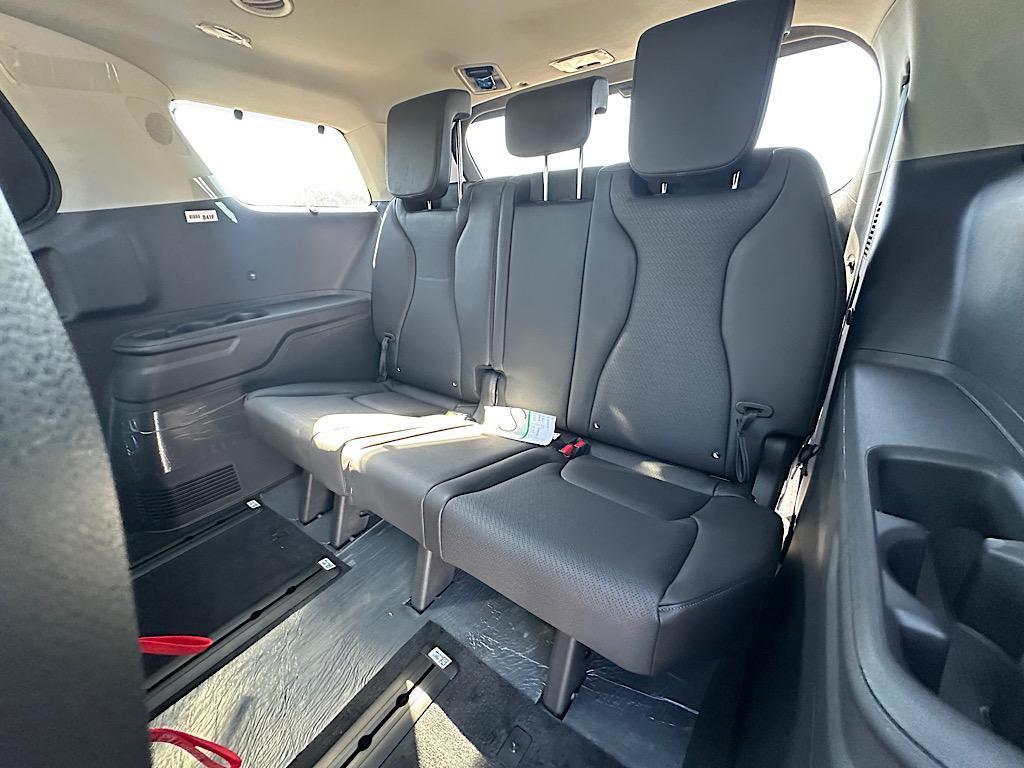 new 2026 Kia Carnival Hybrid car, priced at $52,164