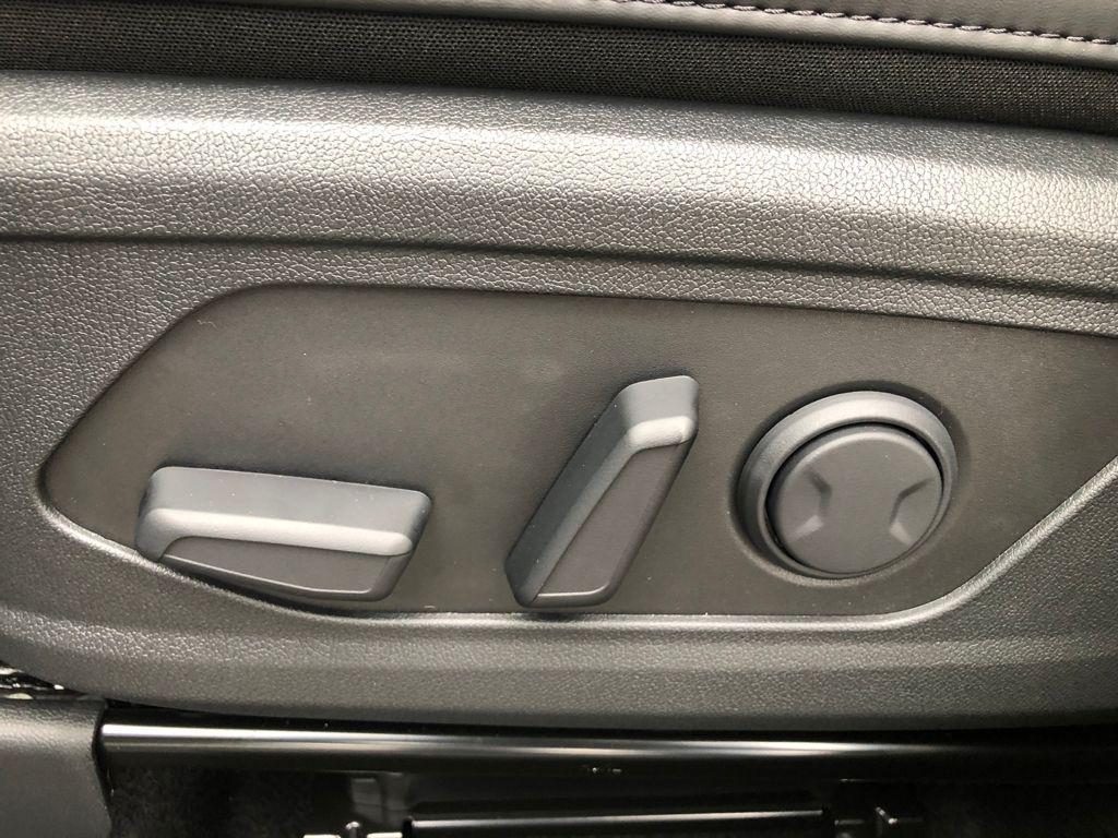 new 2026 Kia Sorento Hybrid car, priced at $38,442