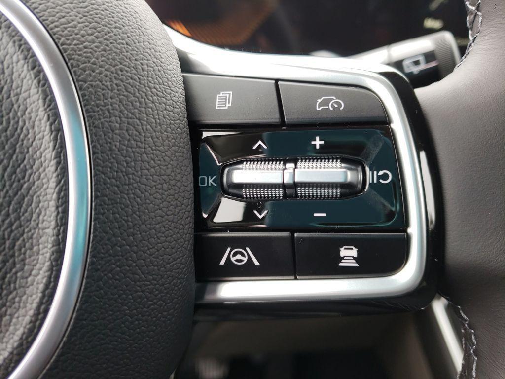 new 2026 Kia Carnival Hybrid car, priced at $39,909