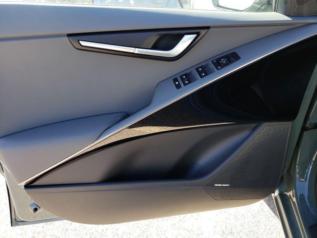 new 2026 Kia Niro car, priced at $32,565