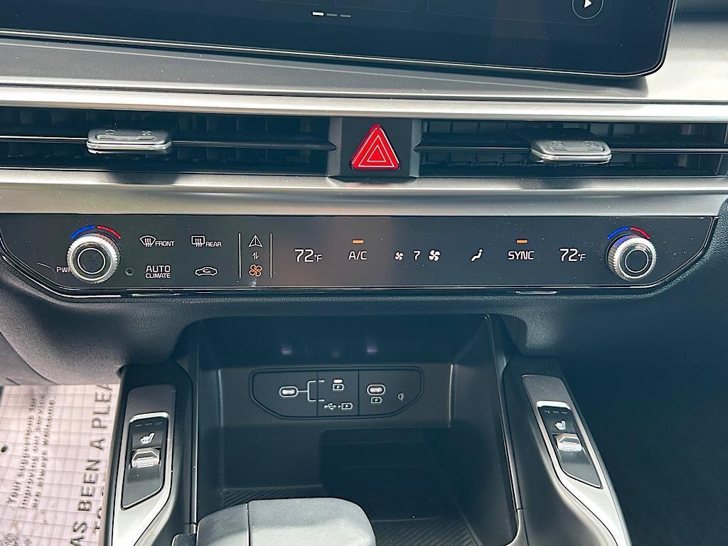 new 2025 Kia Sorento car, priced at $35,913