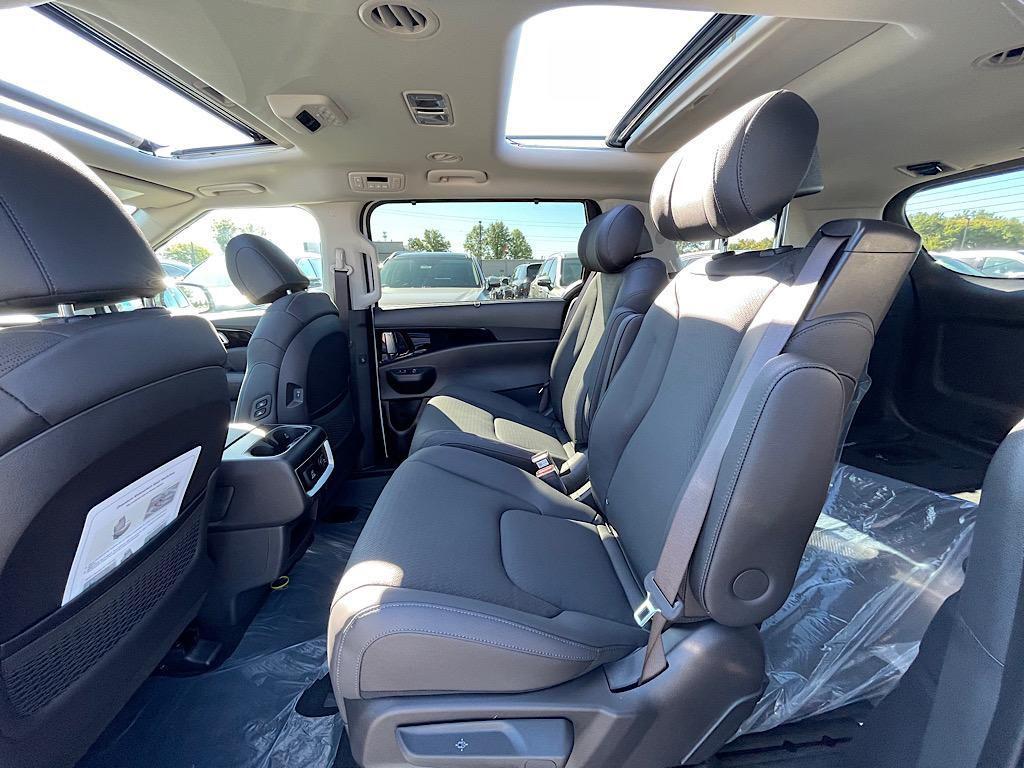 new 2026 Kia Carnival Hybrid car, priced at $51,664