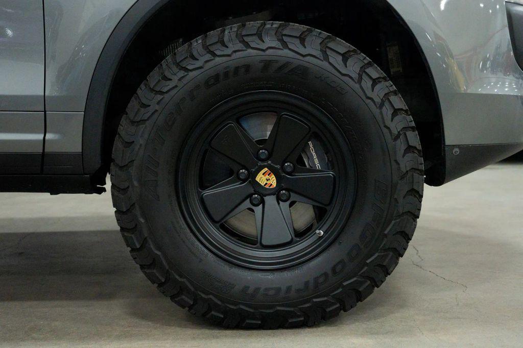 used 2016 Porsche Cayenne car, priced at $32,995