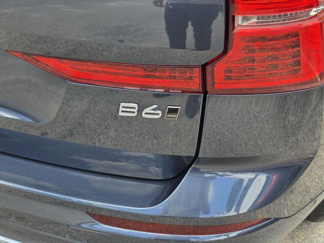 used 2022 Volvo XC60 car, priced at $28,990