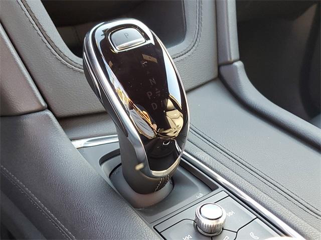 used 2024 Cadillac XT5 car, priced at $33,590