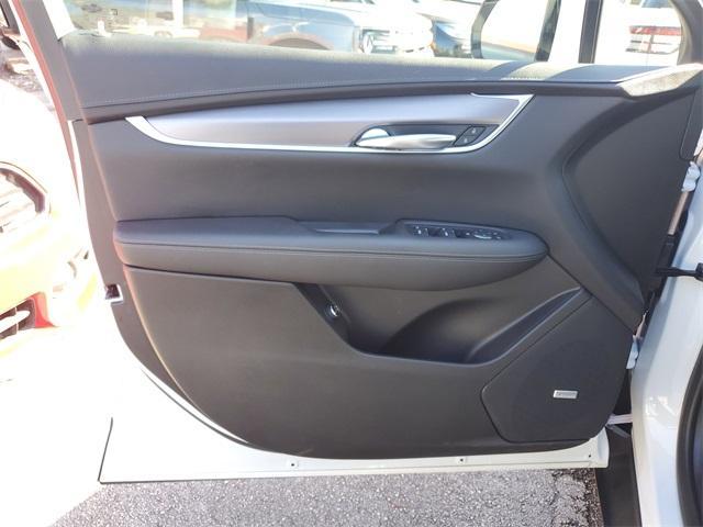 used 2024 Cadillac XT5 car, priced at $33,590