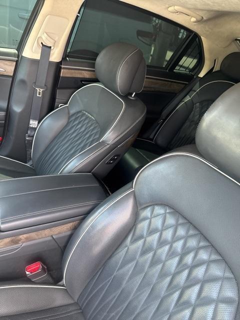 2020 Vik Black Genesis G90