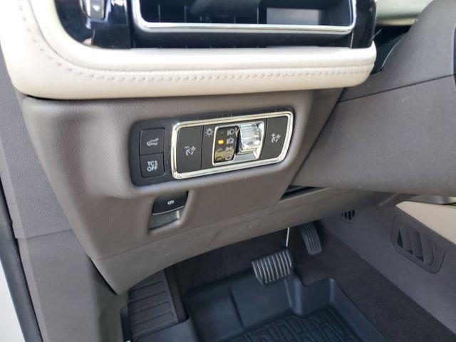 used 2022 Lincoln Nautilus car, priced at $27,990