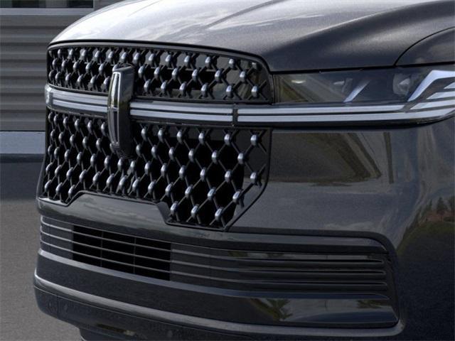 new 2025 Lincoln Navigator car, priced at $112,463