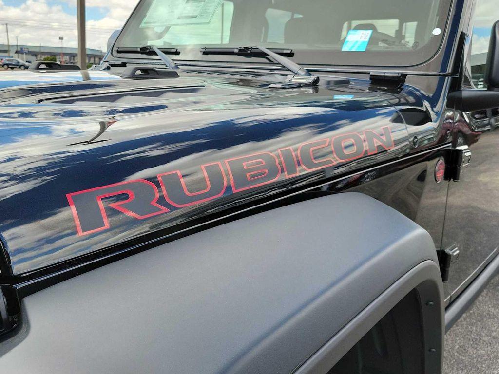 new 2025 Jeep Gladiator car, priced at $64,935