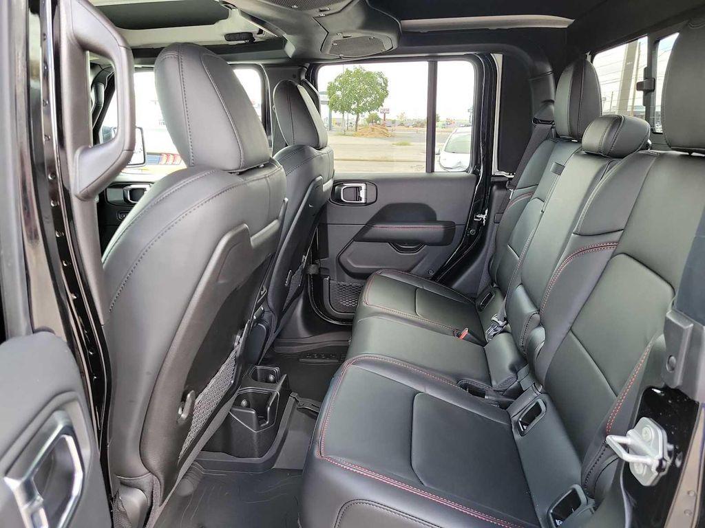 new 2025 Jeep Gladiator car, priced at $64,935