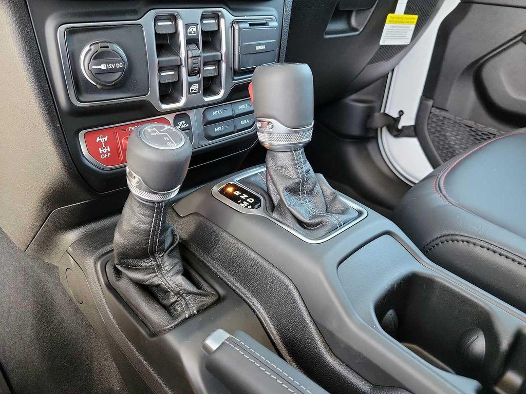 new 2026 Jeep Gladiator car, priced at $62,015