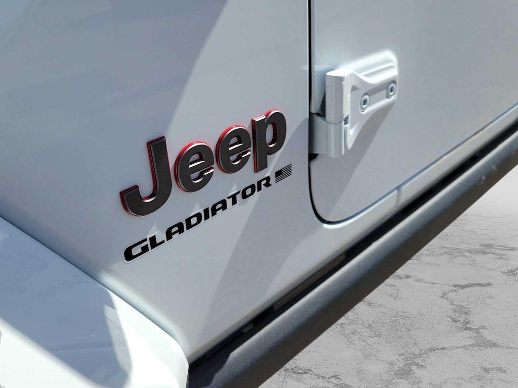 new 2026 Jeep Gladiator car, priced at $62,015