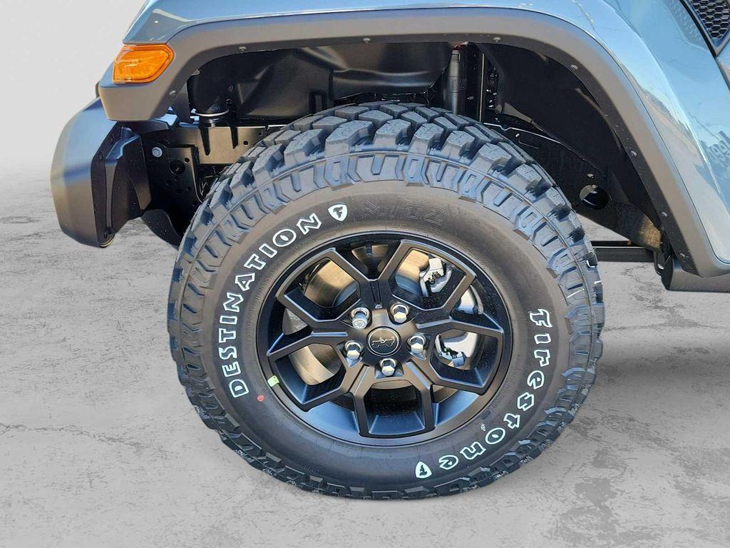 new 2026 Jeep Gladiator car, priced at $54,975