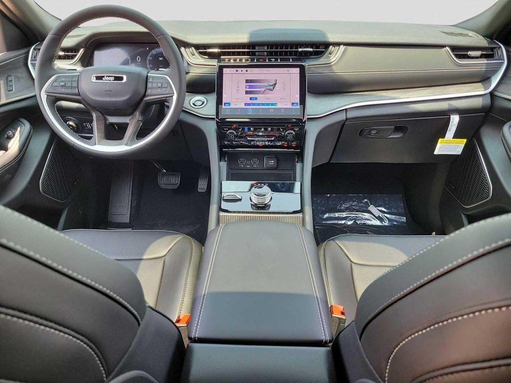 new 2024 Jeep Grand Cherokee car, priced at $60,235