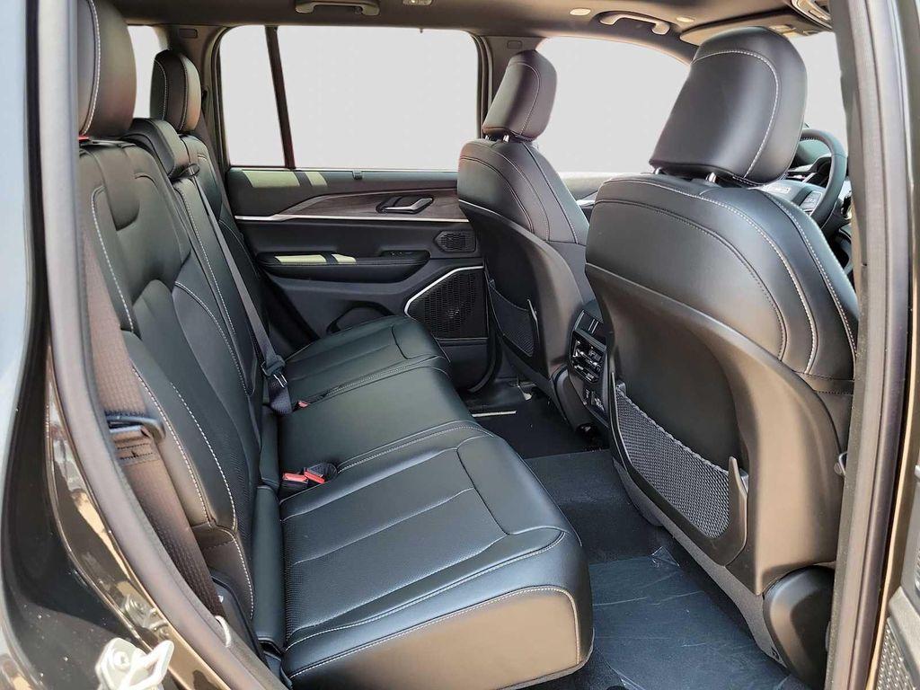 new 2024 Jeep Grand Cherokee car, priced at $60,235