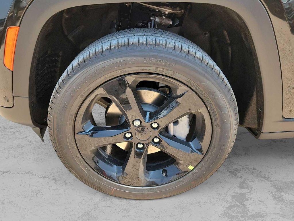 new 2024 Jeep Grand Cherokee car, priced at $60,235