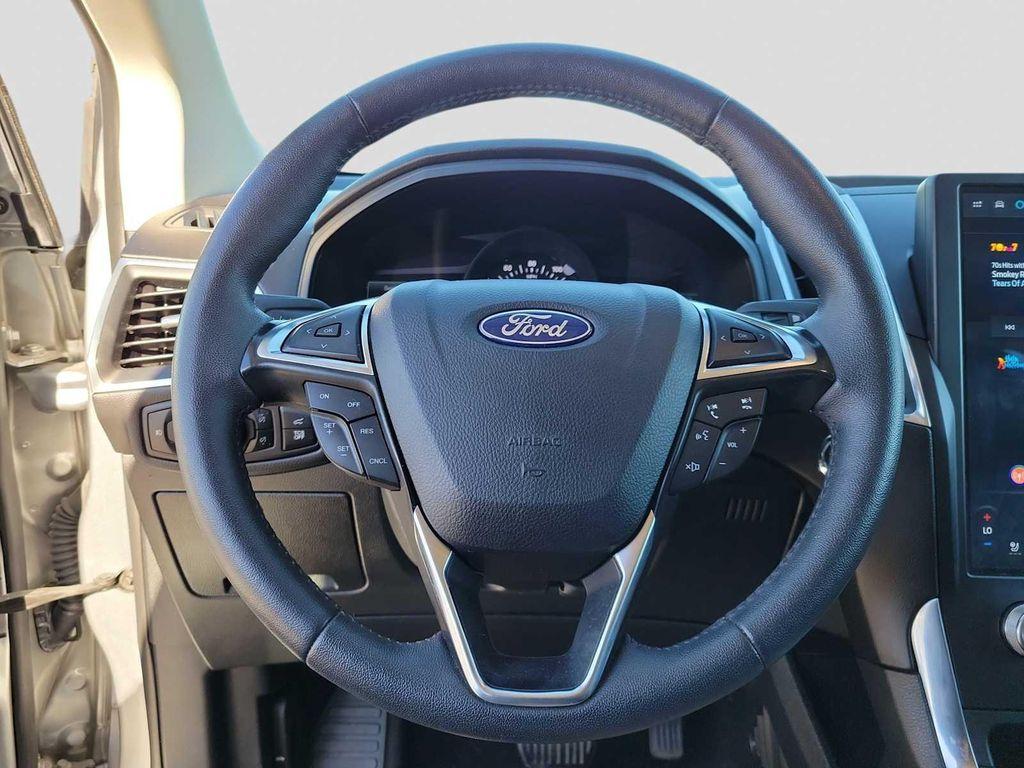 used 2024 Ford Edge car, priced at $29,999