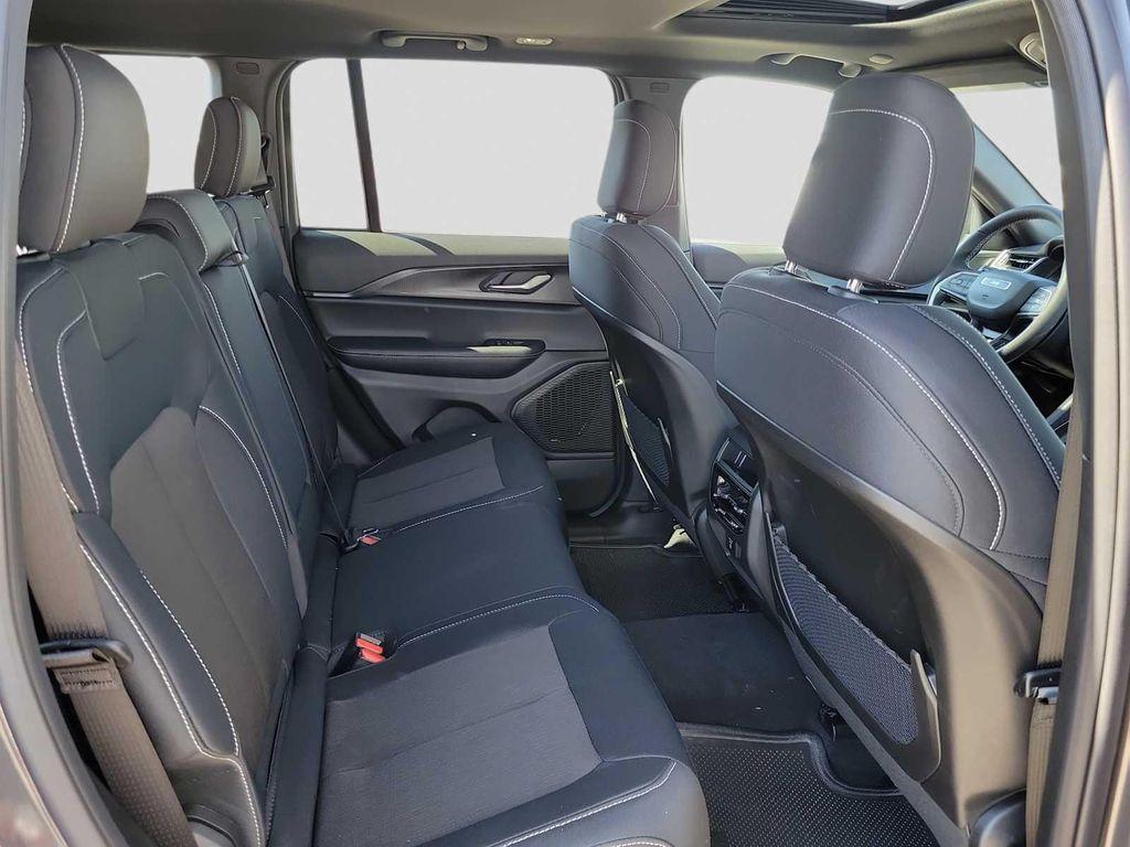 new 2025 Jeep Grand Cherokee car, priced at $44,595