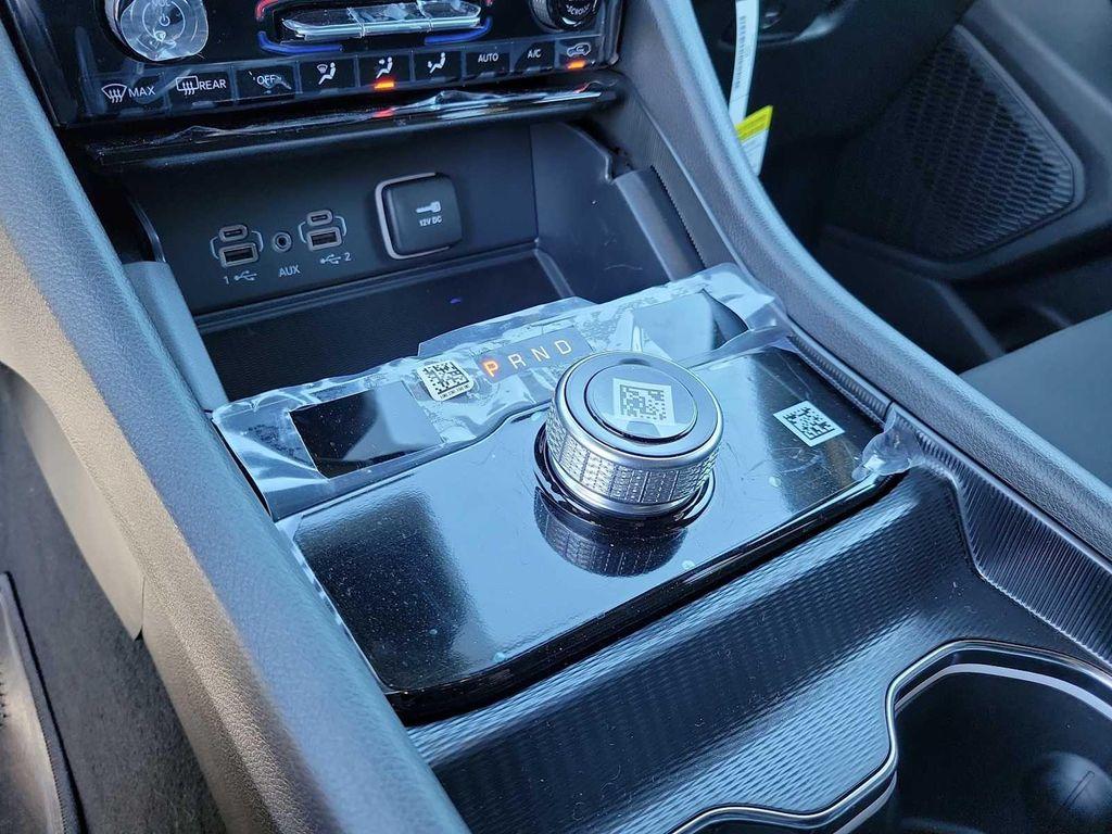 new 2025 Jeep Grand Cherokee car, priced at $44,595