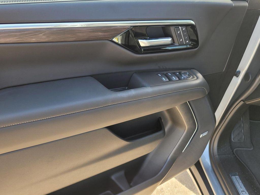 new 2026 Chevrolet Suburban car, priced at $81,935