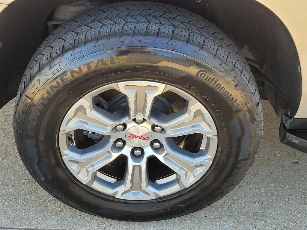 used 2022 GMC Yukon XL car, priced at $34,572