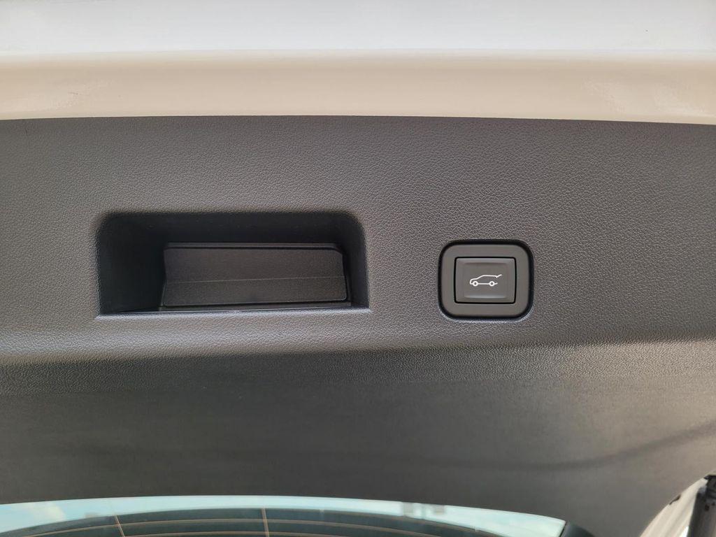 new 2026 Chevrolet Traverse car, priced at $41,020