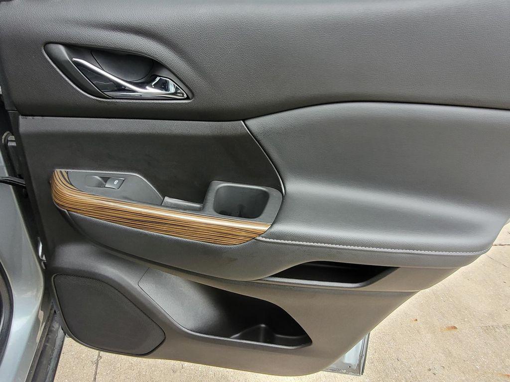 used 2023 GMC Acadia car, priced at $28,991