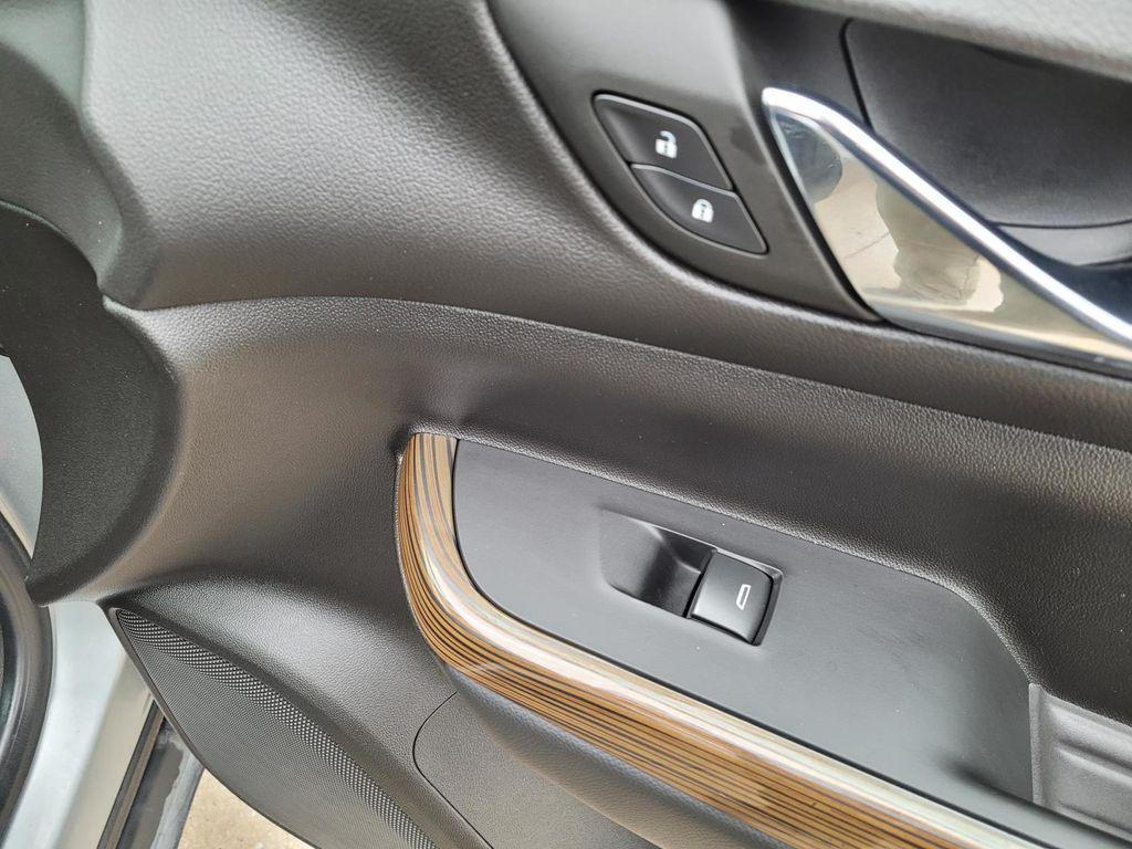 used 2023 GMC Acadia car, priced at $28,991