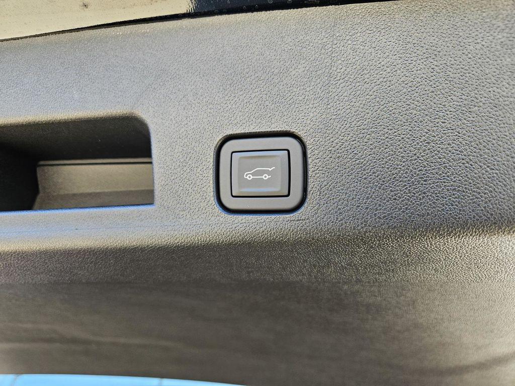 new 2026 Chevrolet Traverse car, priced at $54,495