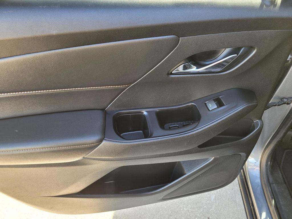 used 2020 Chevrolet Traverse car, priced at $13,476