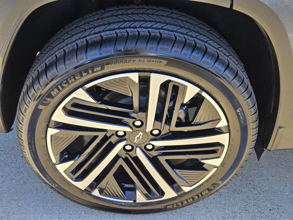 new 2026 Chevrolet Equinox car, priced at $30,895