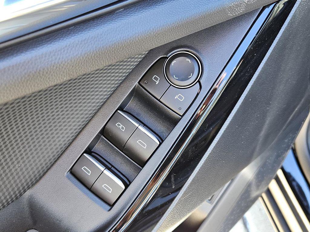 new 2026 Chevrolet Equinox car, priced at $30,895