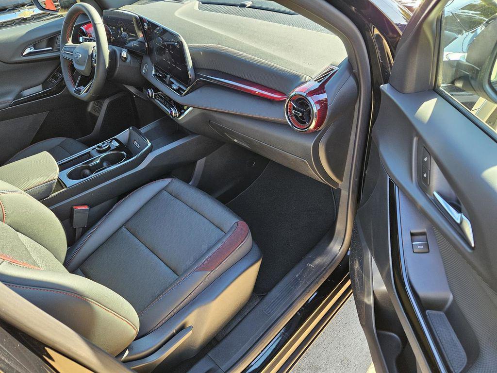 new 2026 Chevrolet Equinox car, priced at $30,895