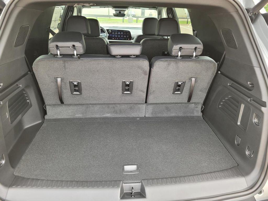 new 2026 Chevrolet Traverse car, priced at $43,305