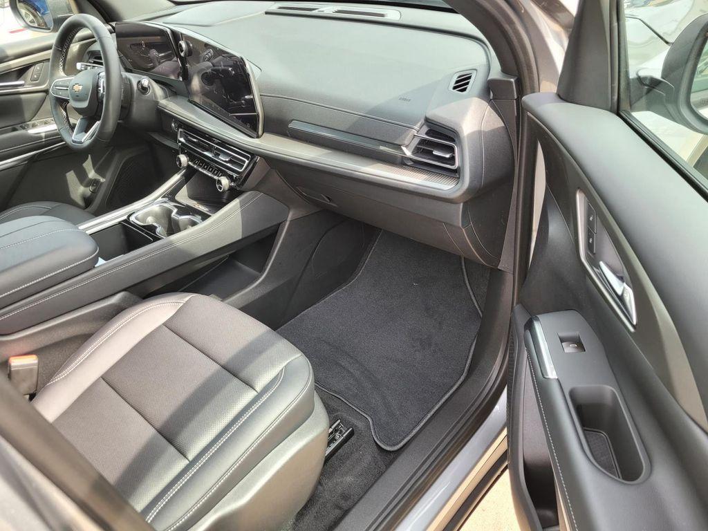 new 2026 Chevrolet Traverse car, priced at $40,545