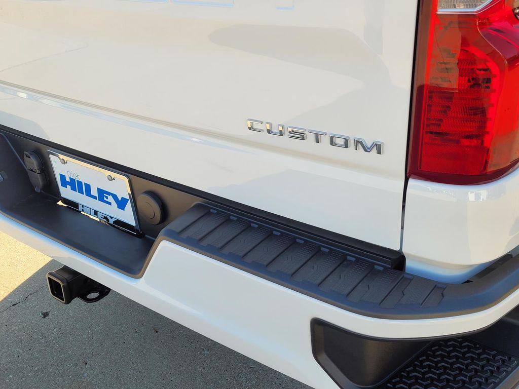 new 2026 Chevrolet Silverado 1500 car, priced at $32,335