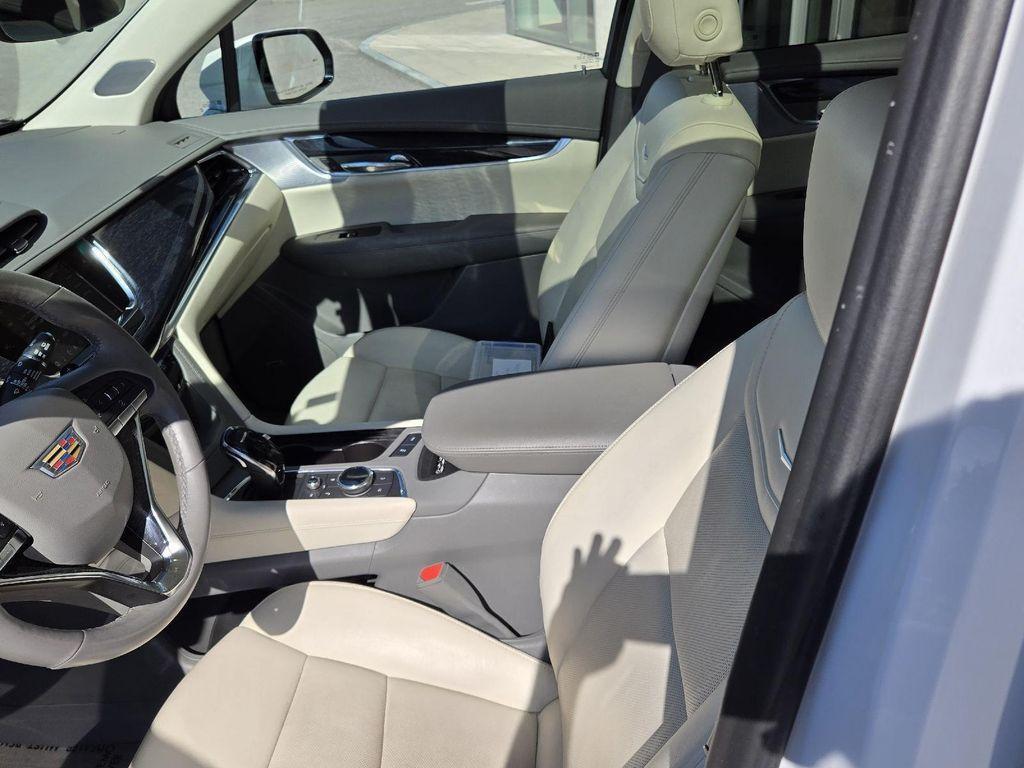 used 2024 Cadillac XT6 car, priced at $43,777