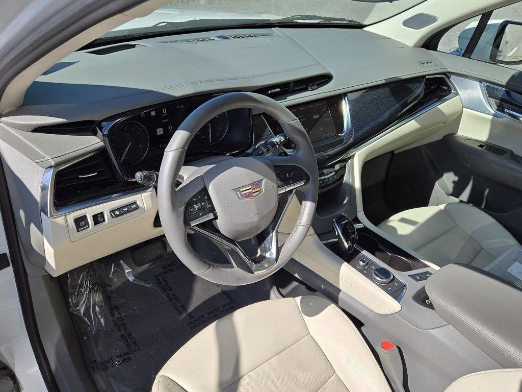 used 2024 Cadillac XT6 car, priced at $43,777