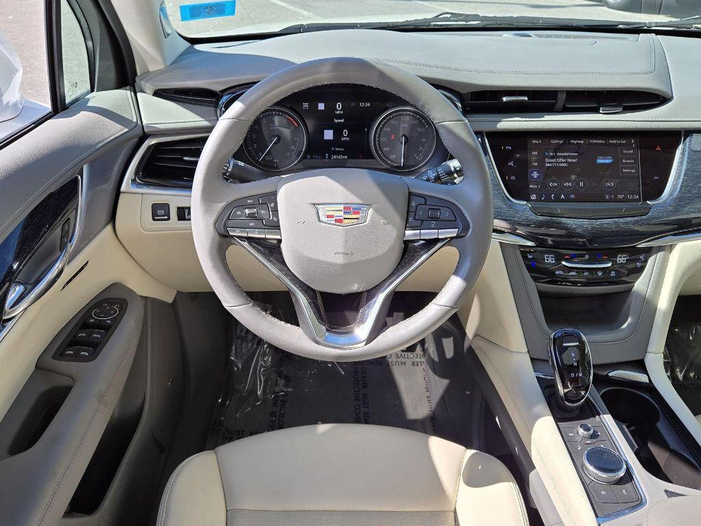 used 2024 Cadillac XT6 car, priced at $43,777